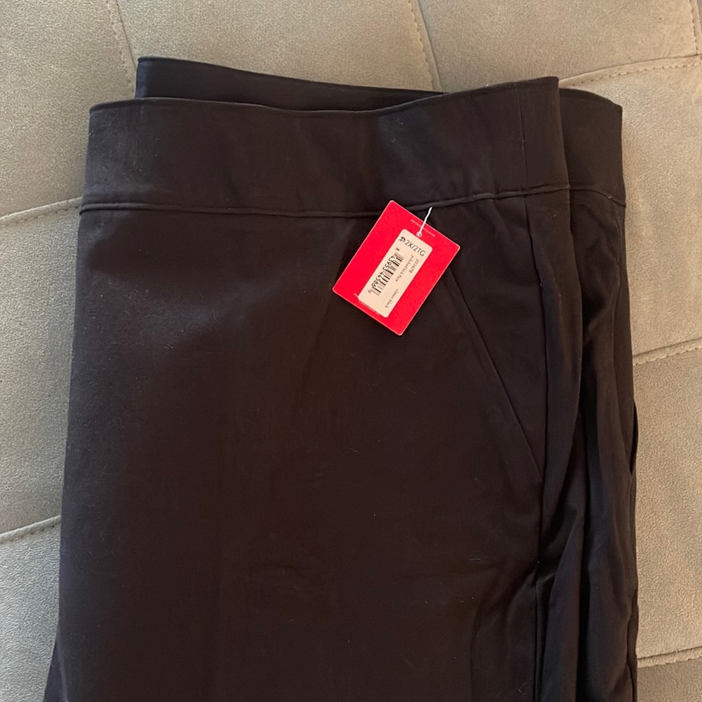 Spanx perfect pants!  NWT, Polished Kick Flare— black